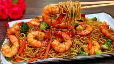Shrimp and Vegetable Stir Fry Noodles Recipe (BETTER THAN TAKE OUT Shrimp stir fry noodles)