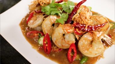 Tamarind Shrimp Recipe กุ้งผัดซอสมะขาม - Hot Thai Kitchen!