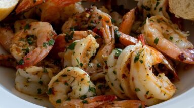 Garlic Shrimp Recipe - With Butter, Olive Oil, White Wine, Lemon, Parsley & Red Pepper Flakes