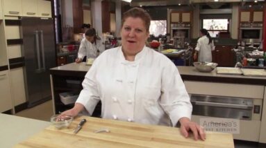 "How Can I Cook Tender Shrimp, and How Can I Keep Them from Curling?